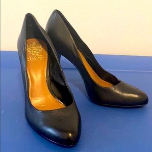 Vince Camino Pumps